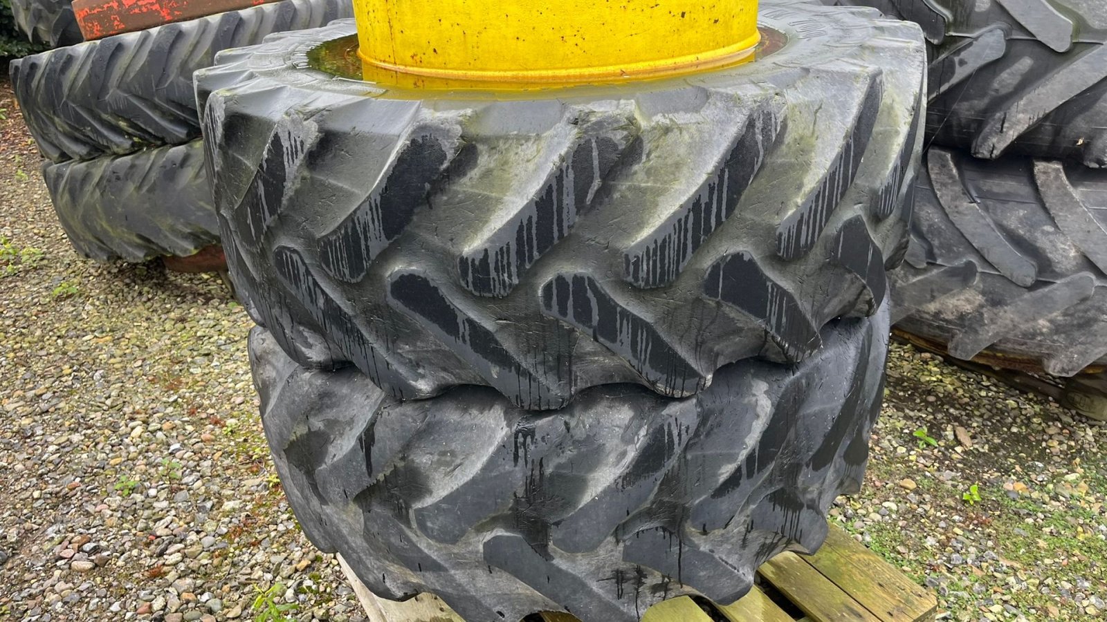 Reifen des Typs Pirelli 480/70R30, Gebrauchtmaschine in Nørager (Bild 1)