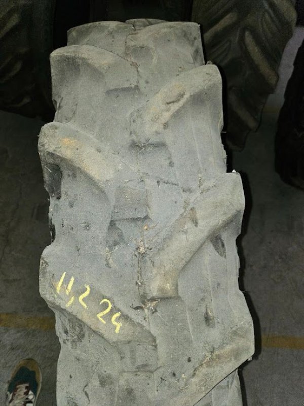 Reifen typu Pirelli TM200, Gebrauchtmaschine v Montpellier (Obrázek 2)