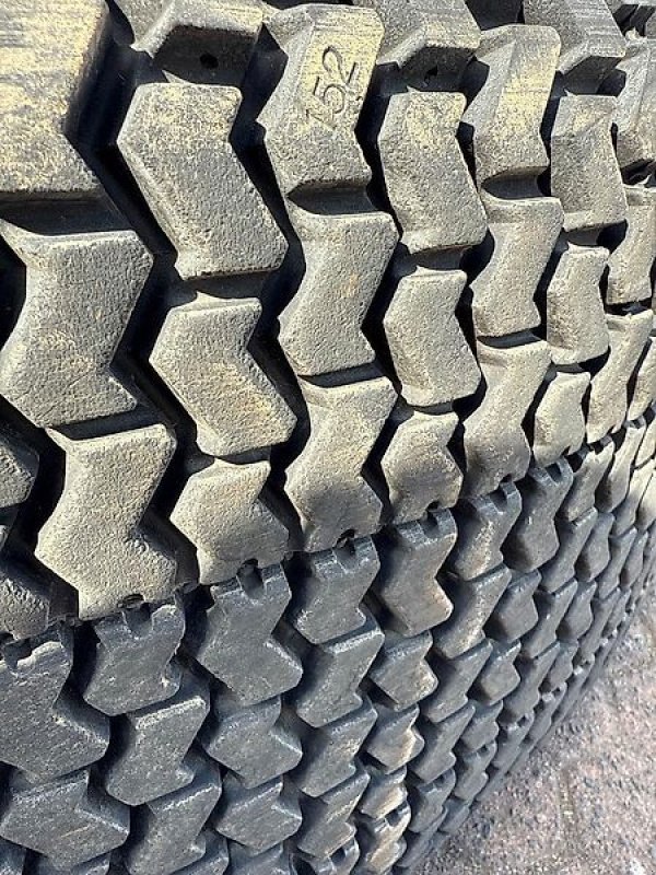 Reifen typu Semperit Rasenreifen 480/70R38 & 420/70R28, Gebrauchtmaschine v Steinau  (Obrázek 4)