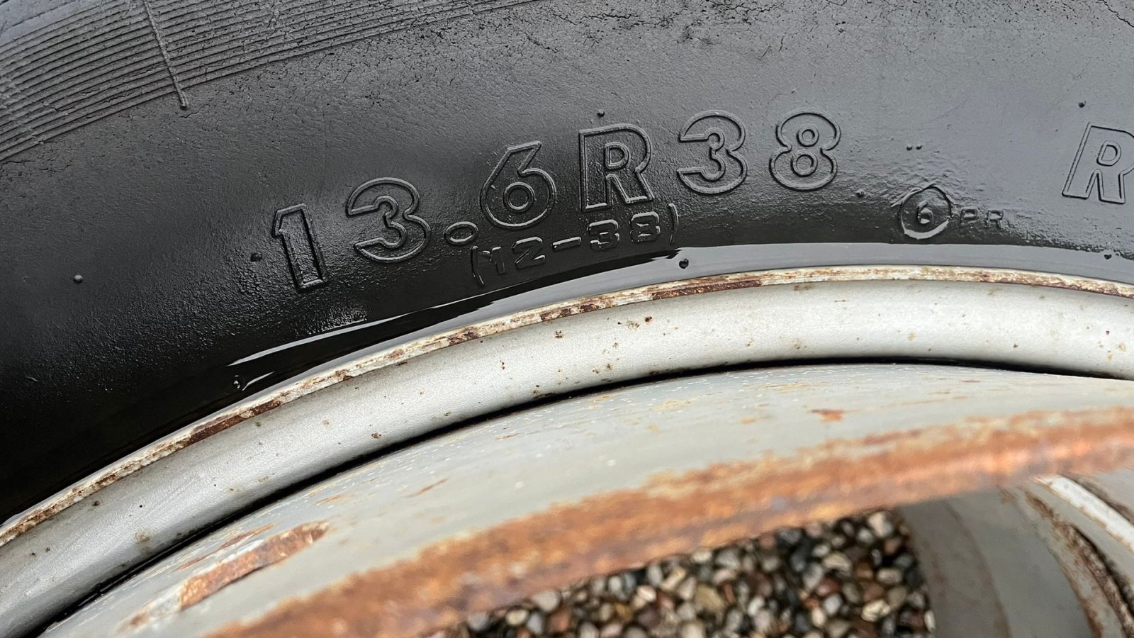 Reifen del tipo Sonstige 13.6-38 Med ring og 8 låse, Gebrauchtmaschine en Lintrup (Imagen 2)