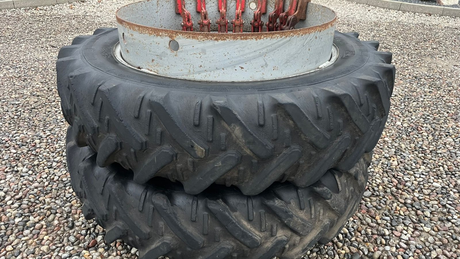 Reifen del tipo Sonstige 13.6-38 Med ring og 8 låse, Gebrauchtmaschine en Lintrup (Imagen 4)