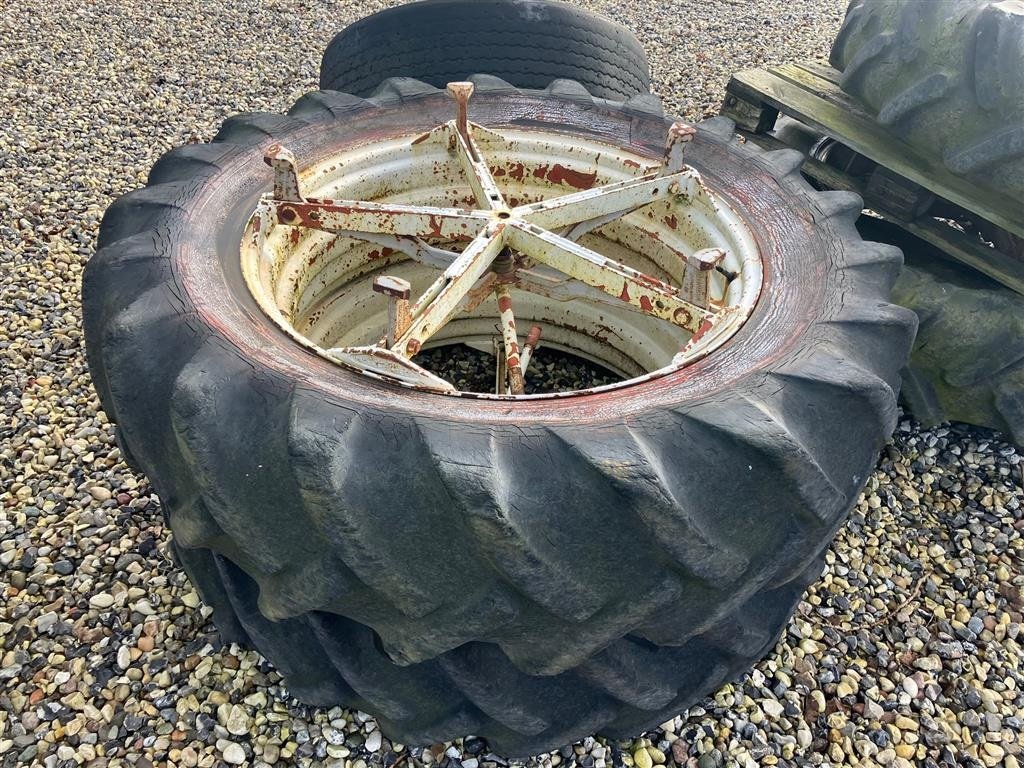 Reifen des Typs Sonstige 16.9R38 Molcon 5 arme, Gebrauchtmaschine in Thorsø (Bild 1)