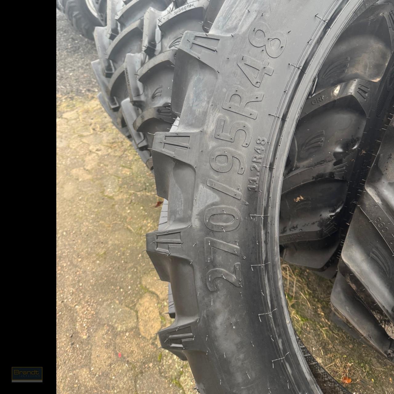 Reifen des Typs Sonstige 270/95R48 *GRI*, Neumaschine in Oyten (Bild 3)