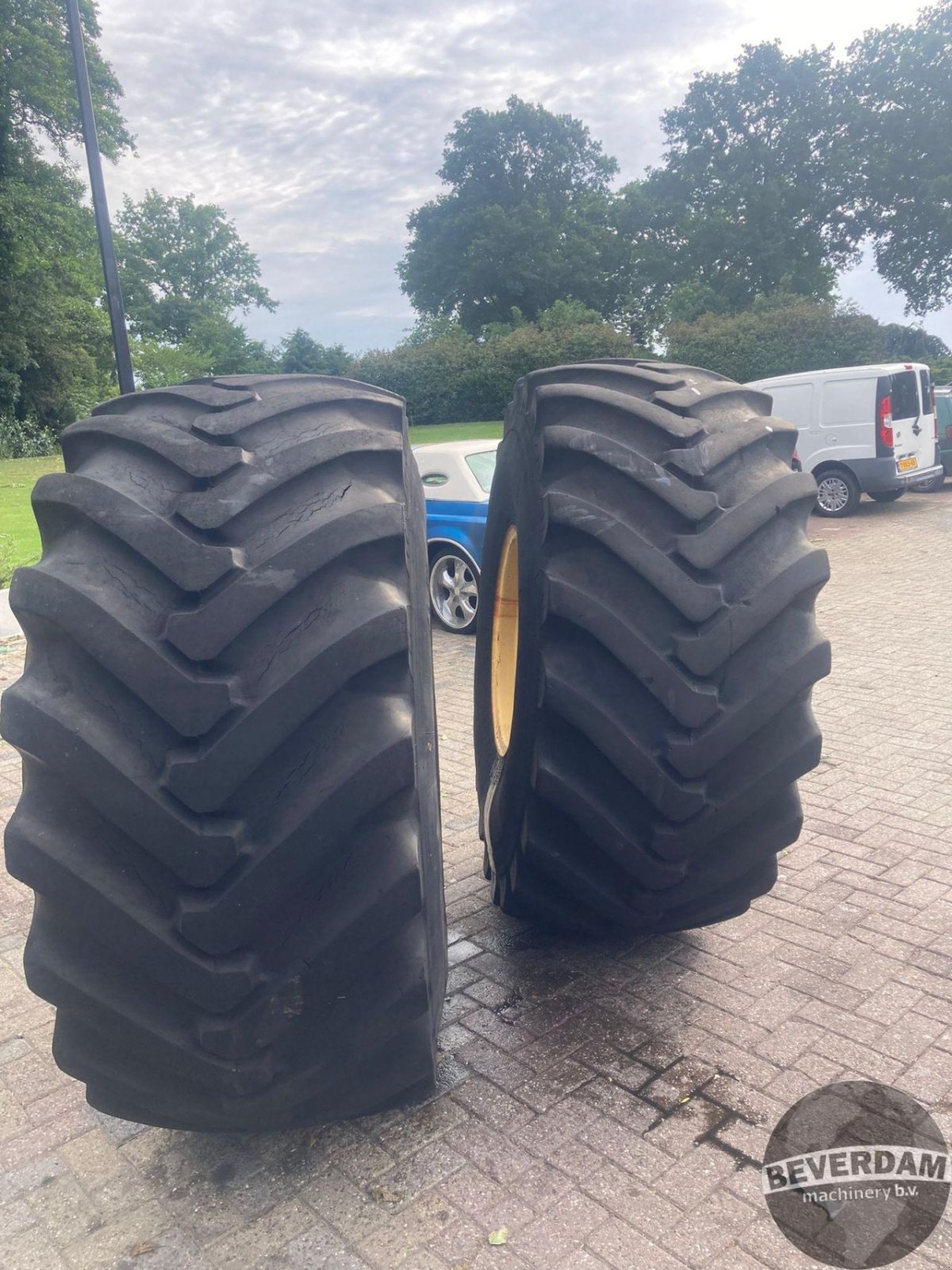 Reifen tip Sonstige 28R26, Gebrauchtmaschine in Vriezenveen (Poză 3)