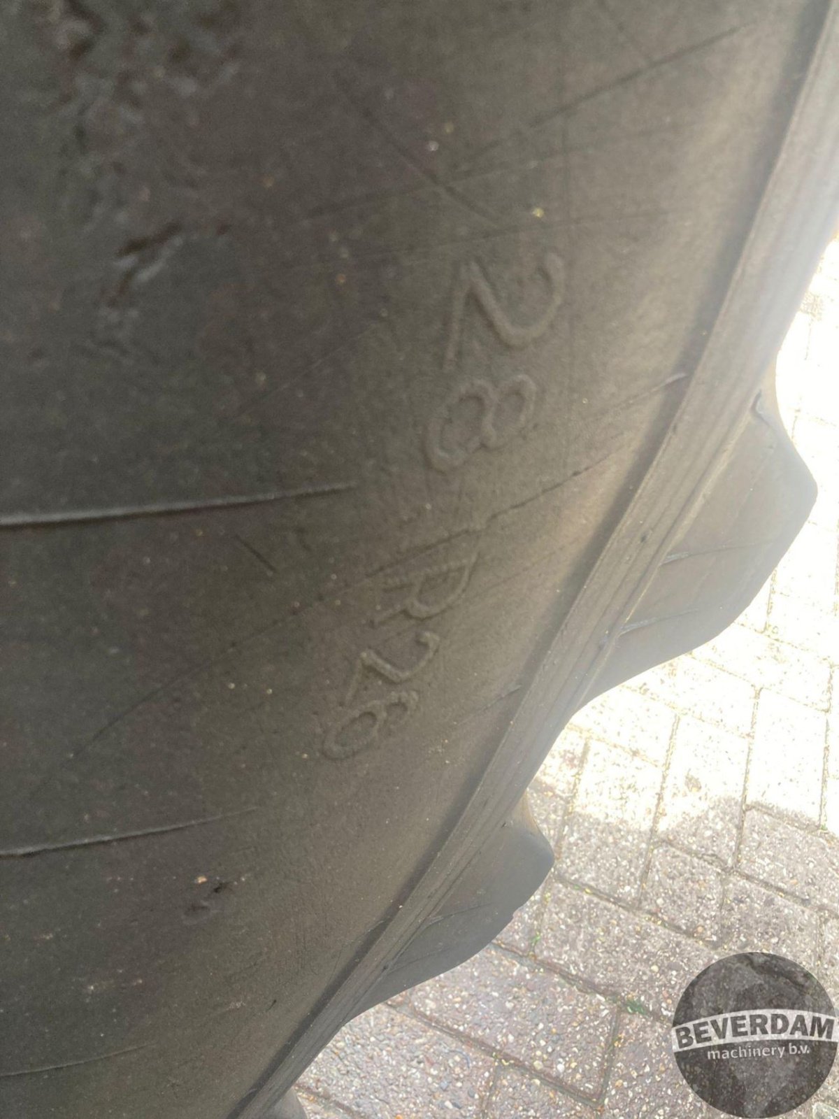 Reifen tip Sonstige 28R26, Gebrauchtmaschine in Vriezenveen (Poză 8)