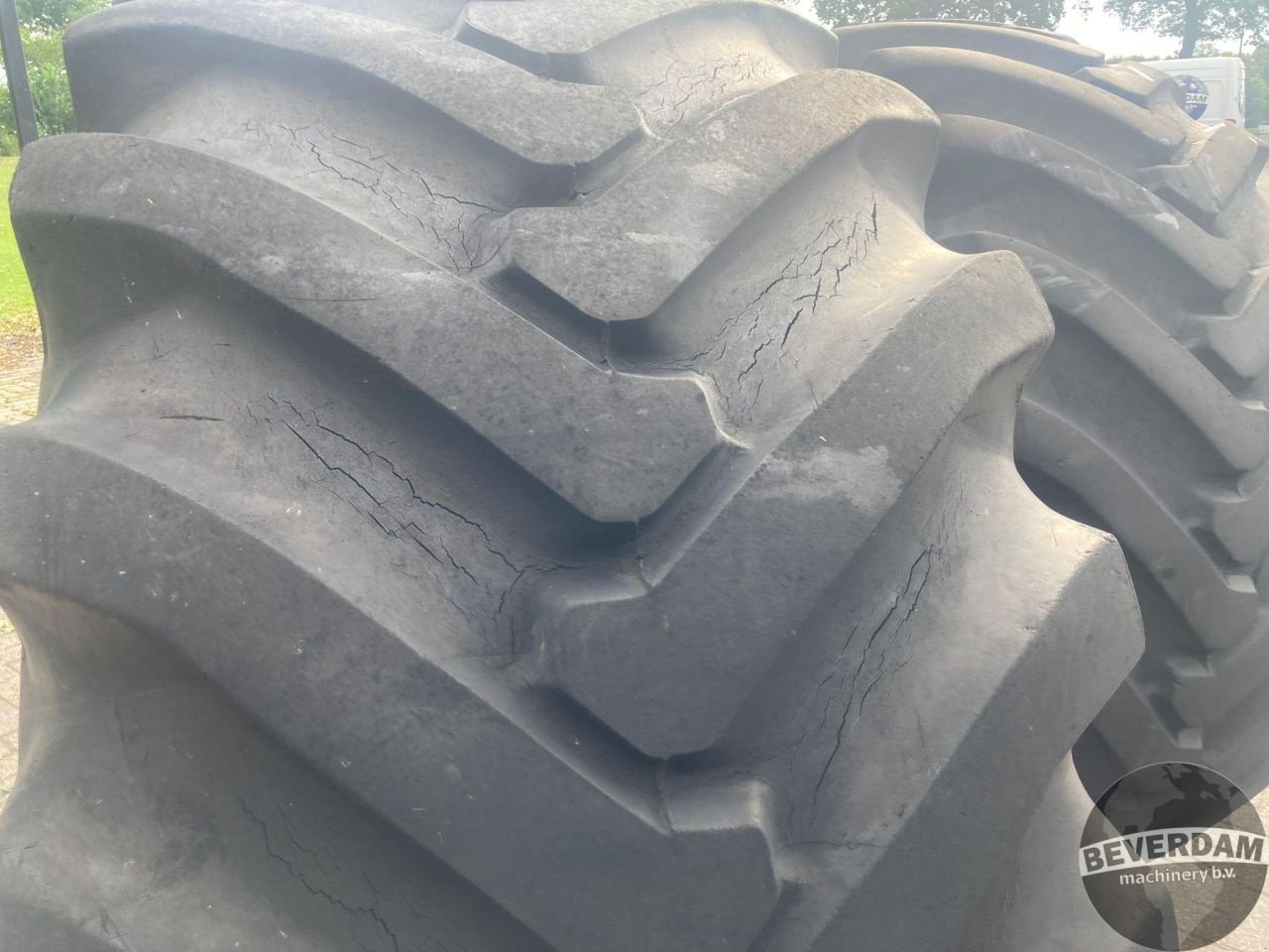 Reifen tip Sonstige 28R26, Gebrauchtmaschine in Vriezenveen (Poză 5)