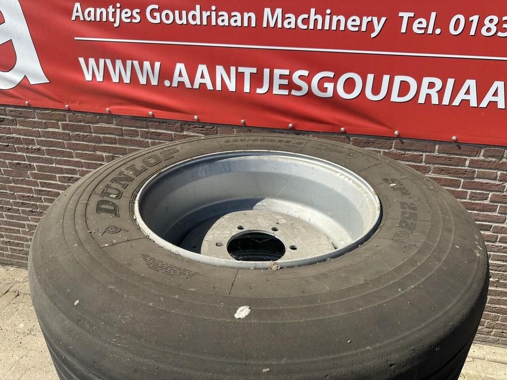 Reifen des Typs Sonstige 4 Banden 385/65/22.5 - Nieuw, Neumaschine in Goudriaan (Bild 3)