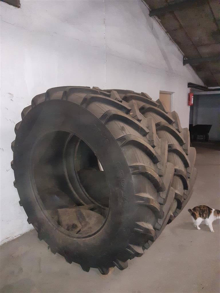 Reifen tip Sonstige 620/70 R42 2 stk.helt nye med slange., Gebrauchtmaschine in Bylderup-Bov (Poză 2)