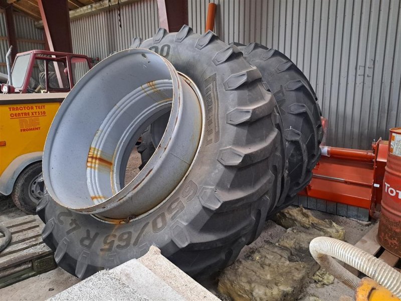 Reifen от тип Sonstige 650/65-42 20-30% Pirelli dæk 4 låse, Gebrauchtmaschine в Thyholm