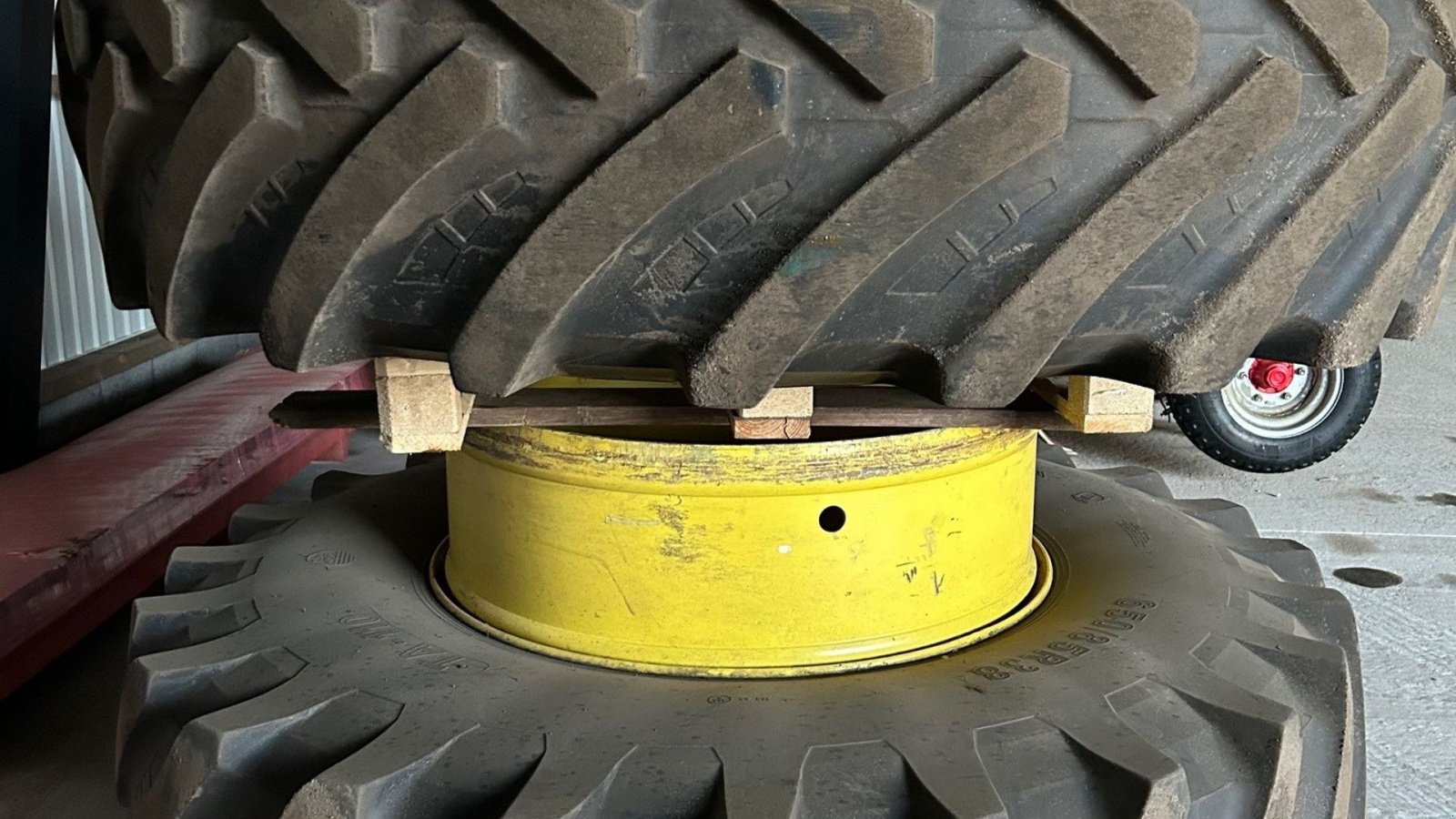 Reifen des Typs Sonstige 650/85R38 650/85/r38, Gebrauchtmaschine in Sunds (Bild 1)