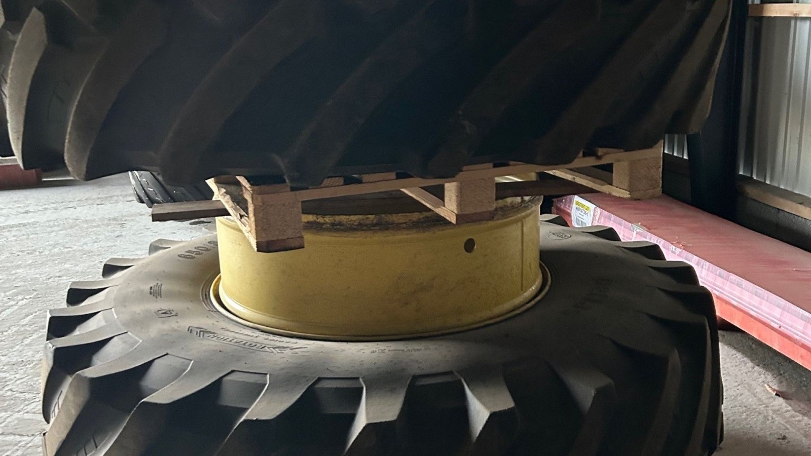 Reifen des Typs Sonstige 650/85R38 650/85/r38, Gebrauchtmaschine in Sunds (Bild 3)