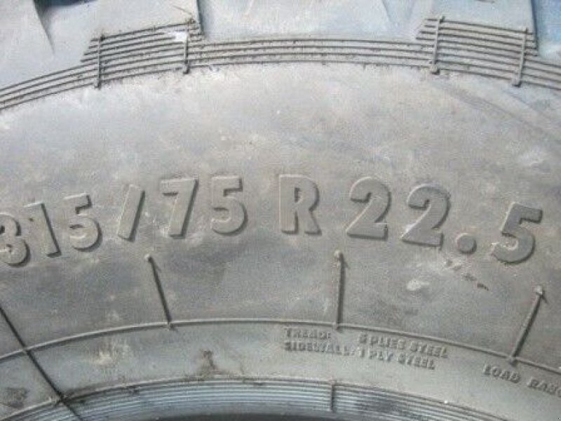 Reifen des Typs Sonstige Banden 315/75 R 22,5, Neumaschine in Goudriaan (Bild 3)