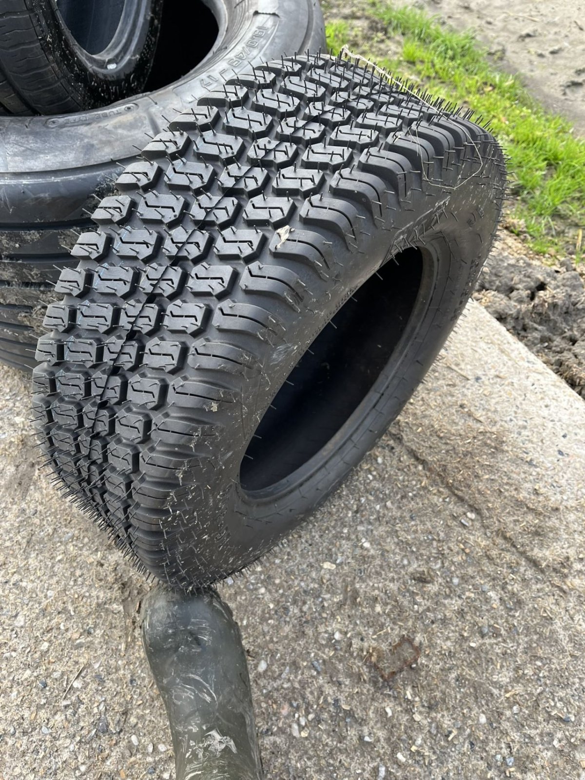 Reifen του τύπου Sonstige banden sets, Gebrauchtmaschine σε Warffum (Φωτογραφία 4)