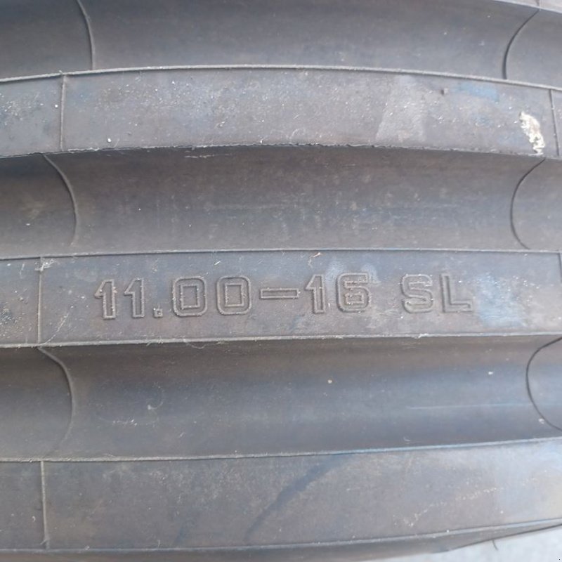 Reifen des Typs Sonstige Banden / wielen Armstrong, Neumaschine in Hasselt (Bild 4)