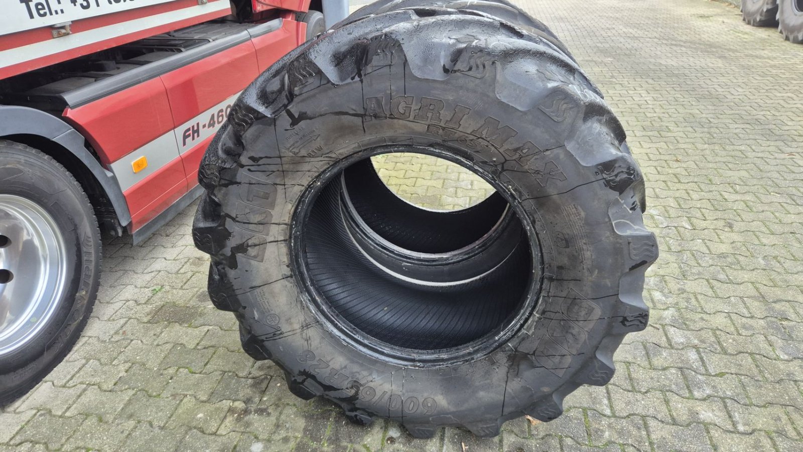 Reifen des Typs Sonstige BKT Agrimax RT657 600/65R28 met 25mm, Gebrauchtmaschine in Schoonebeek (Bild 2)
