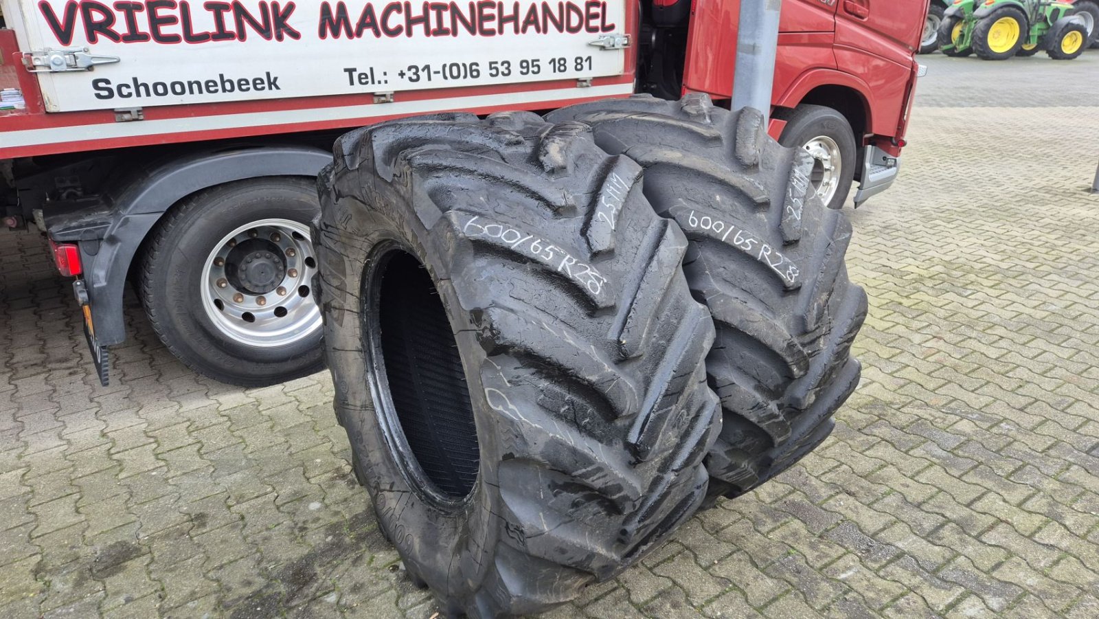 Reifen des Typs Sonstige BKT Agrimax RT657 600/65R28 met 25mm, Gebrauchtmaschine in Schoonebeek (Bild 1)