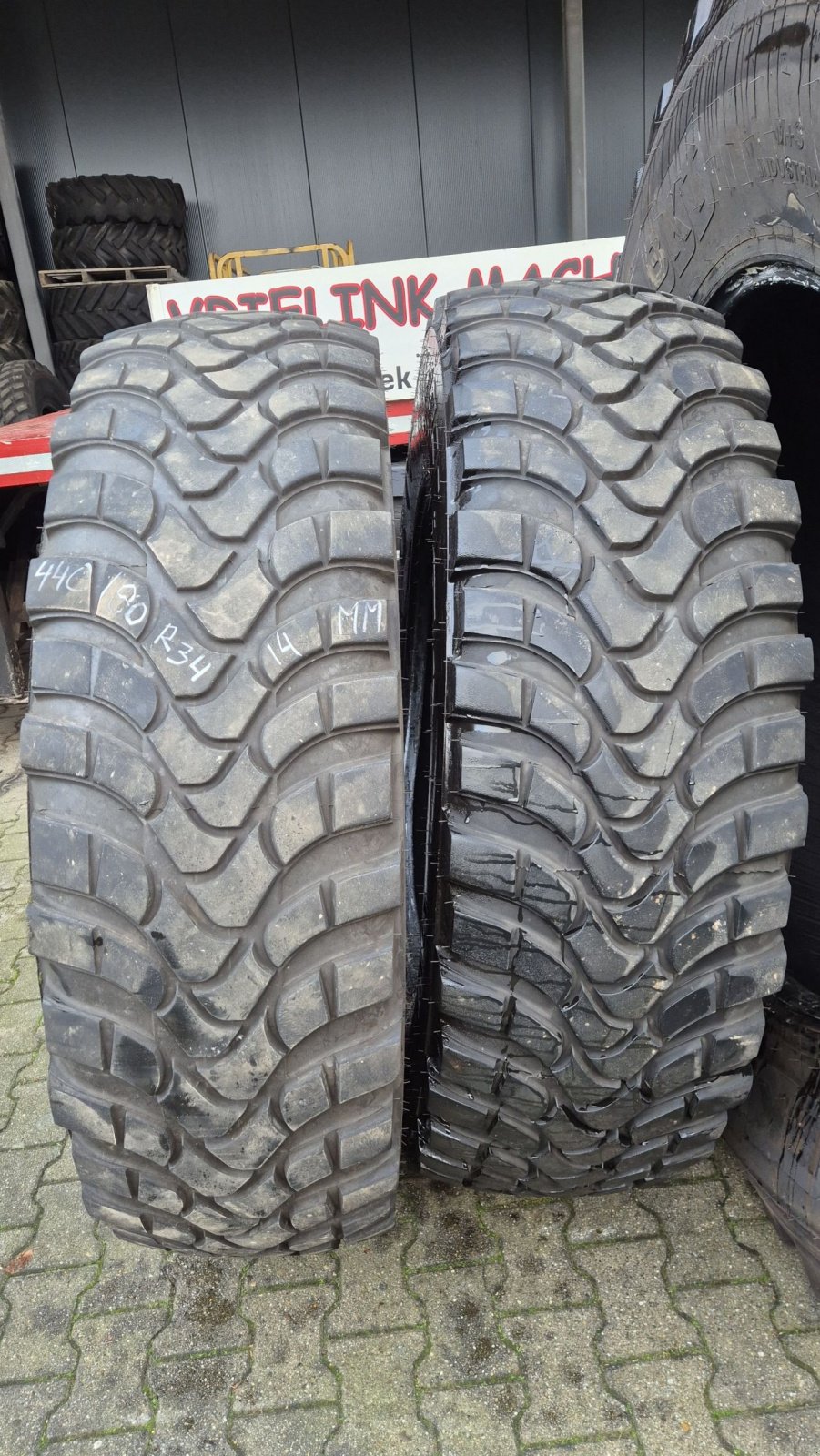 Reifen tipa Sonstige BKT RideMax en Mitas HCM 710/70R42 IND 440/80R34 IND, Gebrauchtmaschine u Schoonebeek (Slika 11)