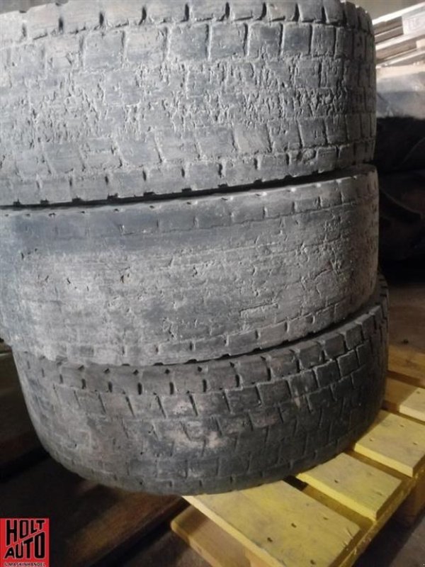 Reifen des Typs Sonstige Brugte dæk 305-70x22.5, Gebrauchtmaschine in Vrå (Bild 2)