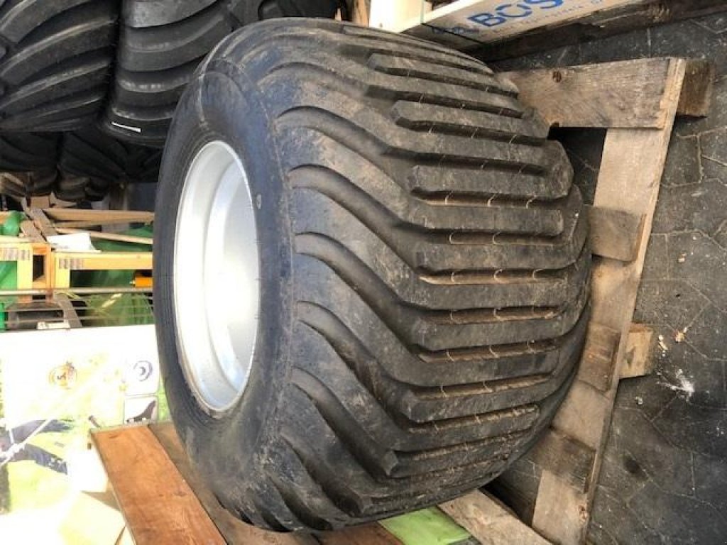 Reifen des Typs Sonstige CEAT FLOATATION T422, Gebrauchtmaschine in Høng (Bild 1)