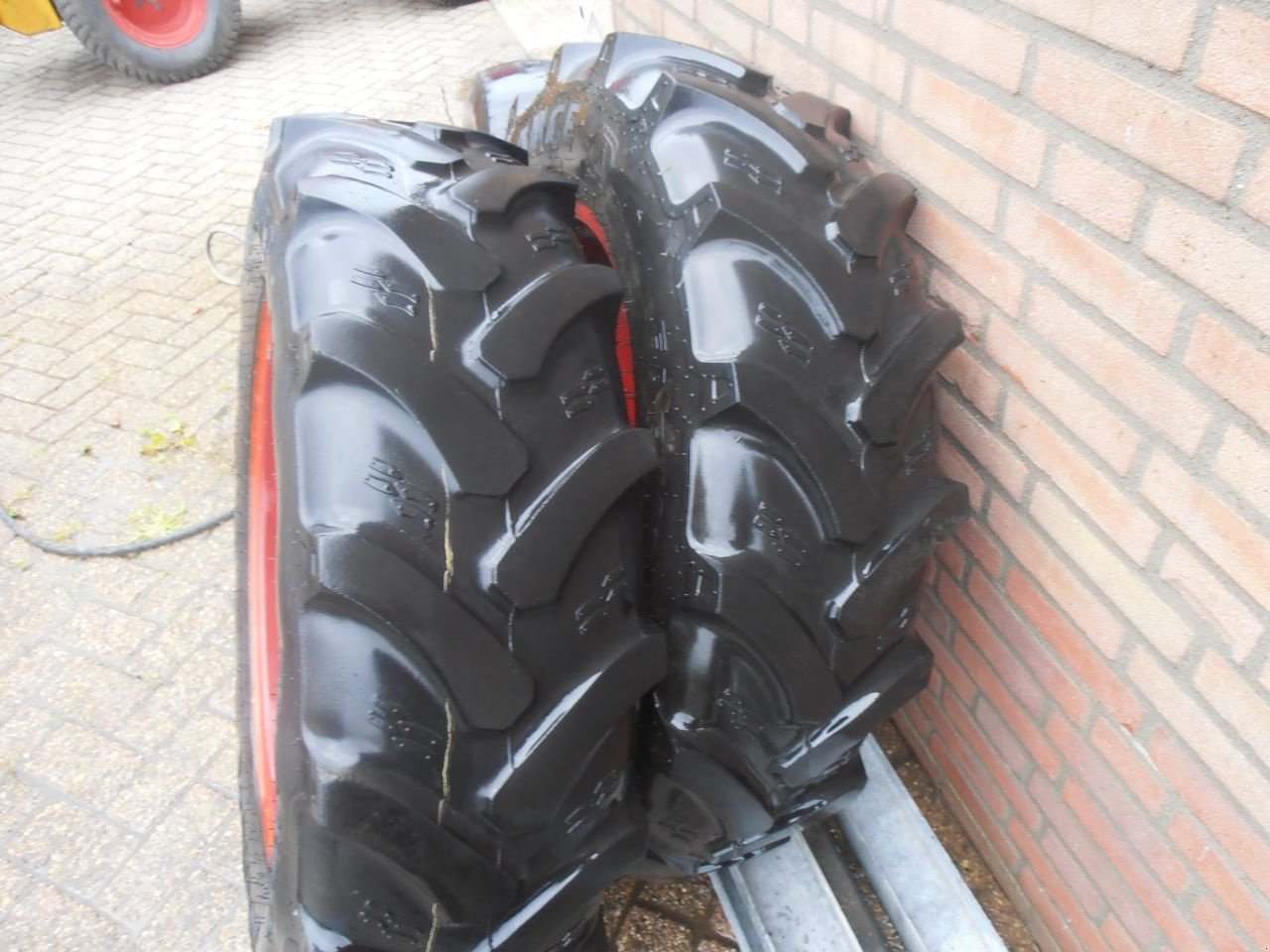 Reifen des Typs Sonstige Div tractor shovel aanhanganger, Gebrauchtmaschine in Kerkdriel (Bild 2)