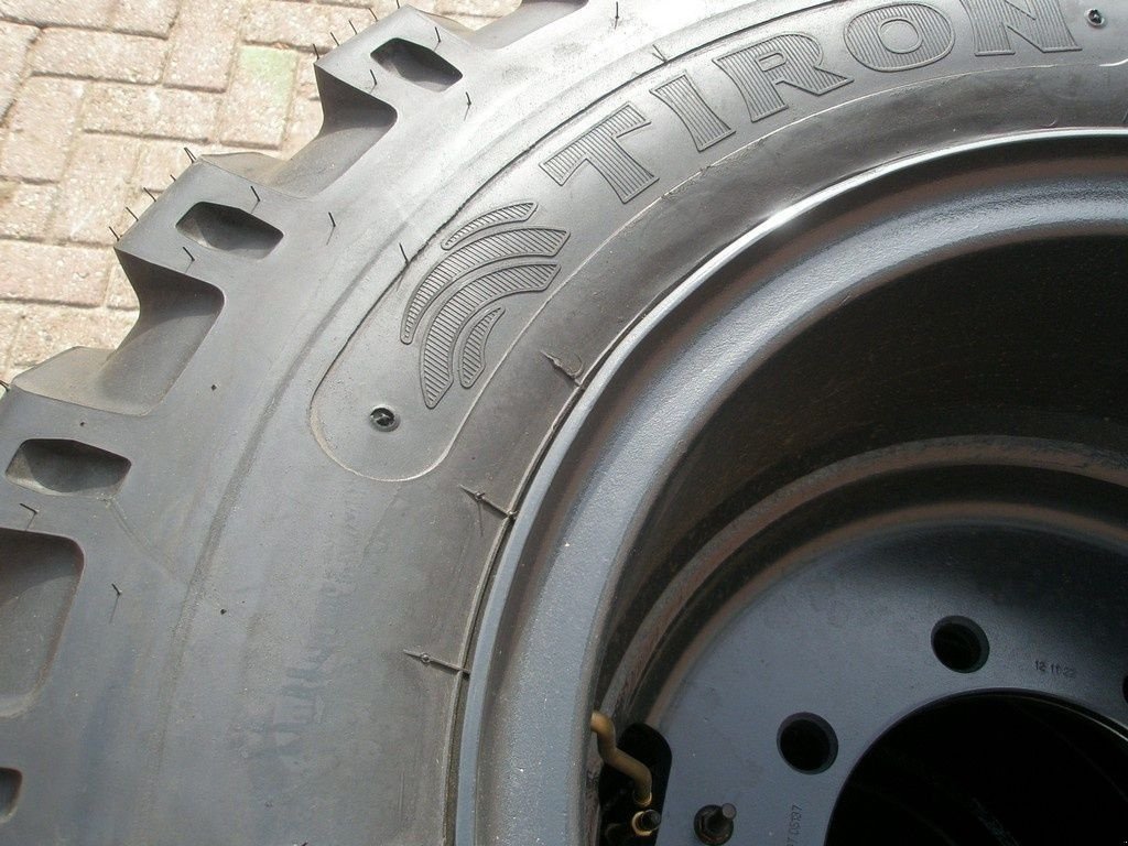 Reifen des Typs Sonstige Diversen Tiron 8.25-20, Neumaschine in Barneveld (Bild 4)
