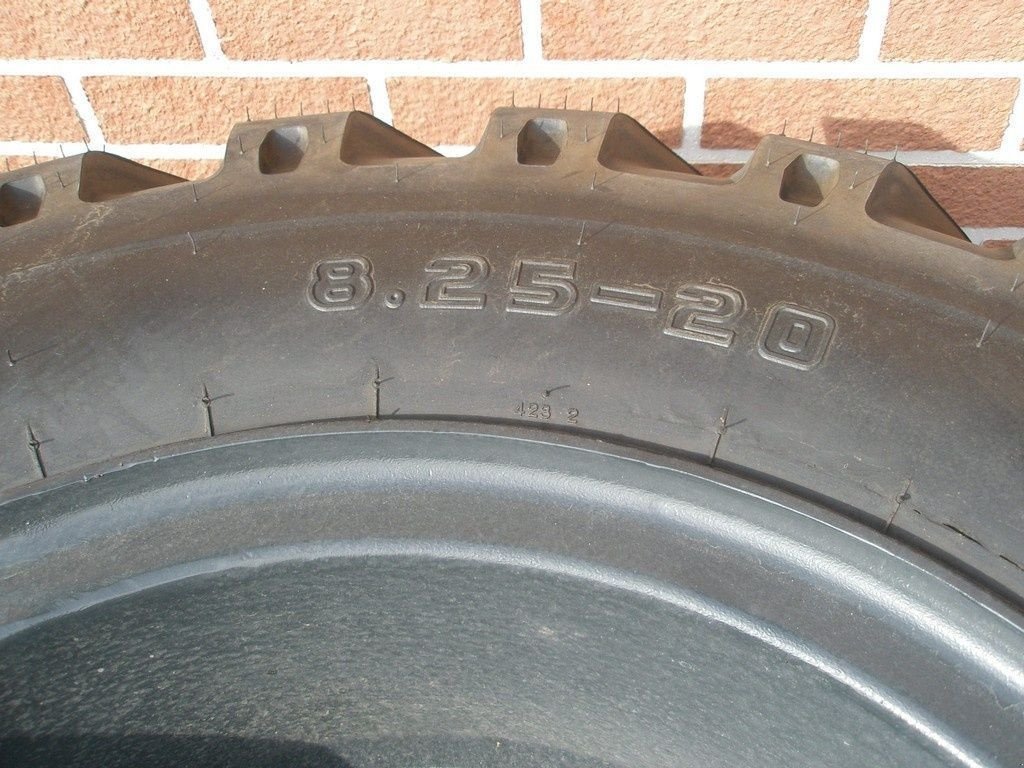Reifen des Typs Sonstige Diversen Tiron 8.25-20, Neumaschine in Barneveld (Bild 3)