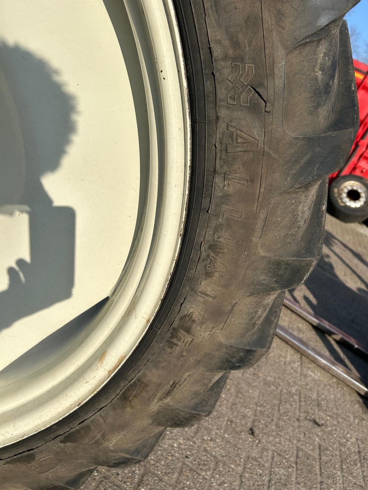 Reifen des Typs Sonstige Ford 10 serie (BKT / Alliance) Cultuurset, Gebrauchtmaschine in Vriezenveen (Bild 2)