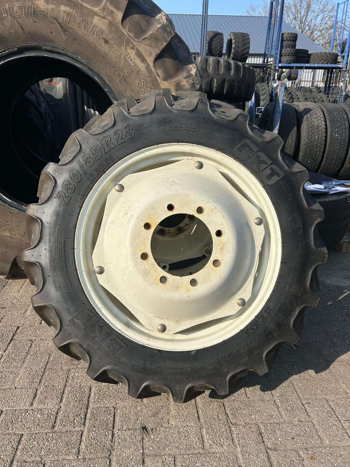 Reifen des Typs Sonstige Ford 10 serie (BKT / Alliance) Cultuurset, Gebrauchtmaschine in Vriezenveen (Bild 8)