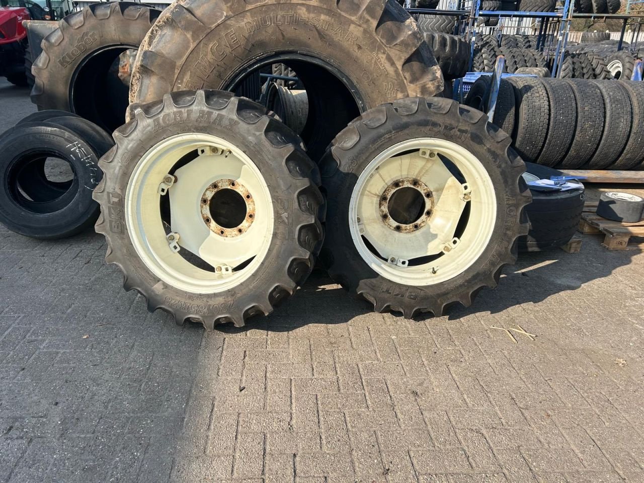 Reifen des Typs Sonstige Ford 10 serie (BKT / Alliance) Cultuurset, Gebrauchtmaschine in Vriezenveen (Bild 3)