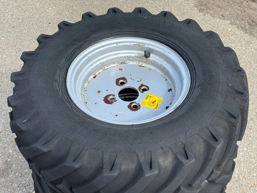 Reifen typu Sonstige Giant Banden met velg 7.00-12, Gebrauchtmaschine v Zevenbergschen Hoek (Obrázek 2)