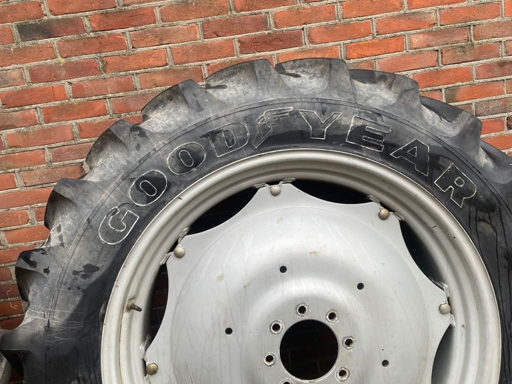Reifen typu Sonstige Goodyear 13.6R38 SUPER TRACTION, Gebrauchtmaschine v MARIENHEEM (Obrázek 2)