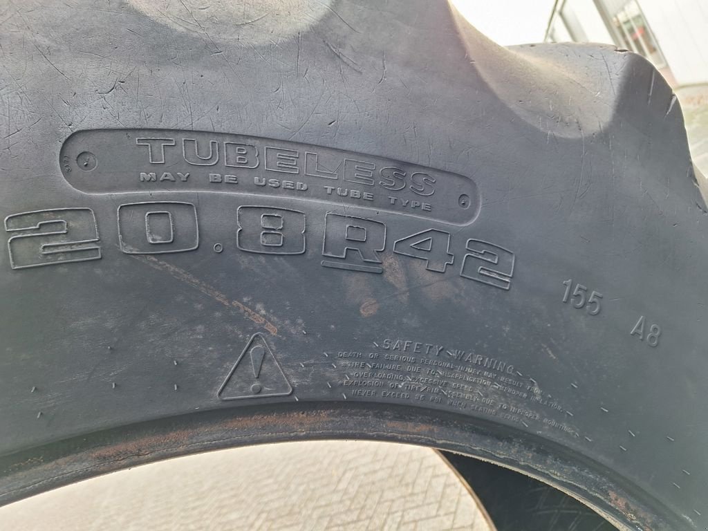 Reifen typu Sonstige Goodyear 20.8R42 SUPER TRACTION, Gebrauchtmaschine v MARIENHEEM (Obrázek 5)