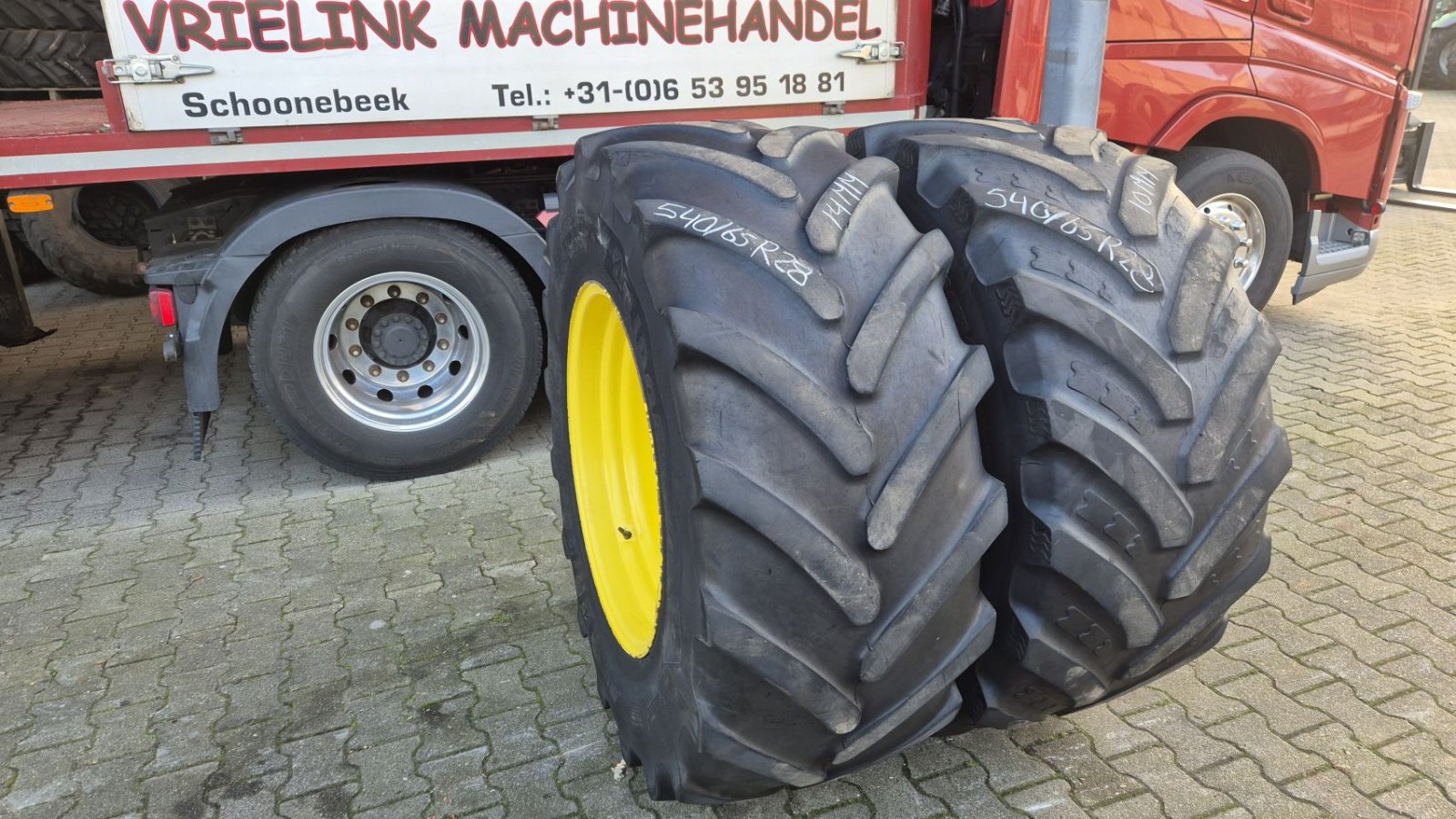 Reifen des Typs Sonstige JOHN DEERE Bridgestone/BKT 540/65R28 op velgen, Gebrauchtmaschine in Schoonebeek (Bild 1)