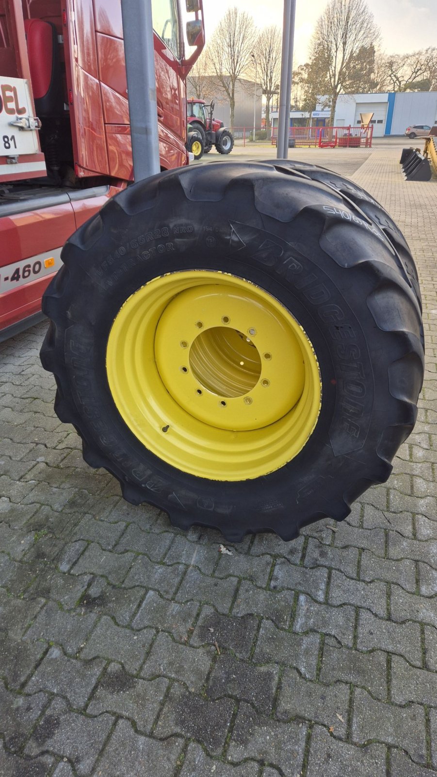 Reifen des Typs Sonstige JOHN DEERE Bridgestone/BKT 540/65R28 op velgen, Gebrauchtmaschine in Schoonebeek (Bild 2)