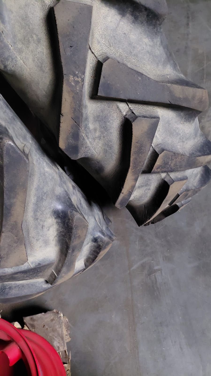 Reifen typu Sonstige MF en ford 11x32, Gebrauchtmaschine v Ermelo (Obrázek 2)