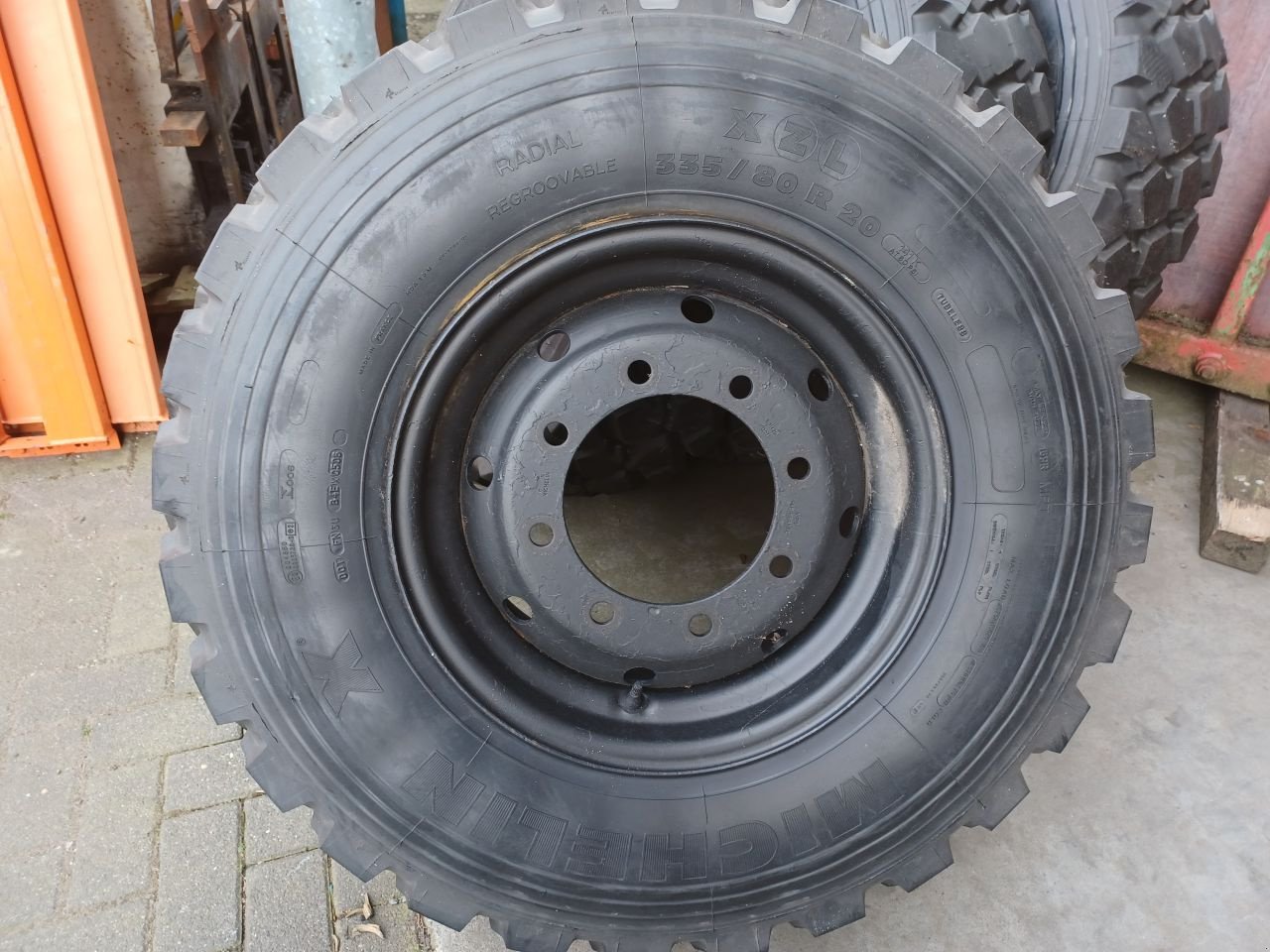 Reifen des Typs Sonstige Michelin banden ongebruikt Michelin banden ongebruikt michelin XZL 335-80 -R 20, Neumaschine in Mariahout (Bild 5)
