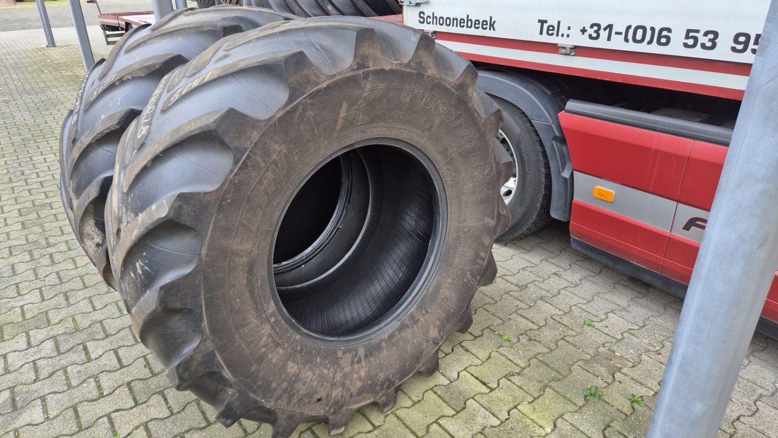 Reifen tipa Sonstige Michelin MachXbib 600/70R28 5mm, Gebrauchtmaschine u Schoonebeek (Slika 2)