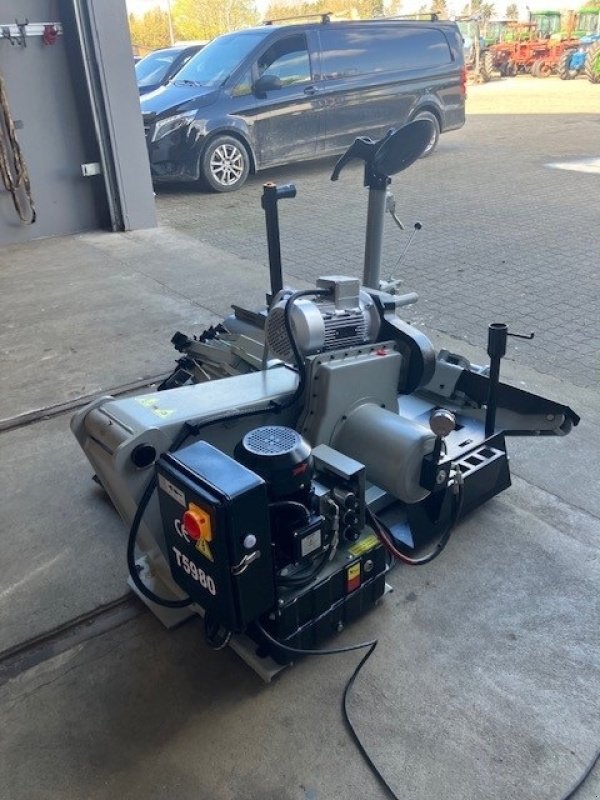 Reifen typu Sonstige NY GRUBBER T5980 Dækmaskine, Gebrauchtmaschine v Børkop (Obrázek 4)