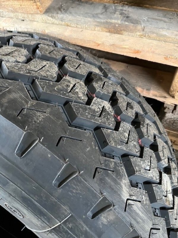 Reifen des Typs Sonstige Reifen 385/55 R22.5-20 WG C28 158 E, Neumaschine in Ebersbach (Bild 9)