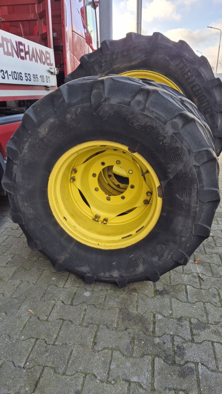Reifen of the type Sonstige Trelleborg op John Deere velgen 460/85R38 en 420/85R24 TM600, Gebrauchtmaschine in Schoonebeek (Picture 6)