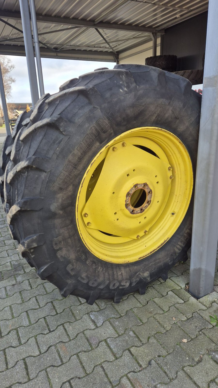 Reifen of the type Sonstige Trelleborg op John Deere velgen 460/85R38 en 420/85R24 TM600, Gebrauchtmaschine in Schoonebeek (Picture 3)