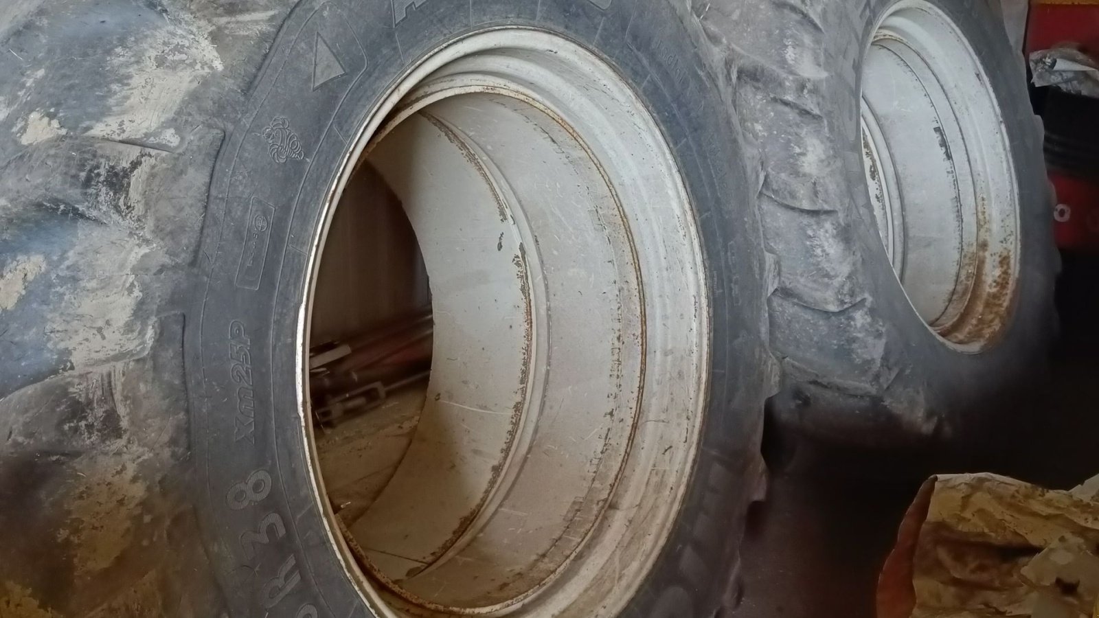 Reifen typu Sonstige Tvillinghjul  Front 16.9 R28, Bag 20.8R 38, Gebrauchtmaschine v Egtved (Obrázek 4)