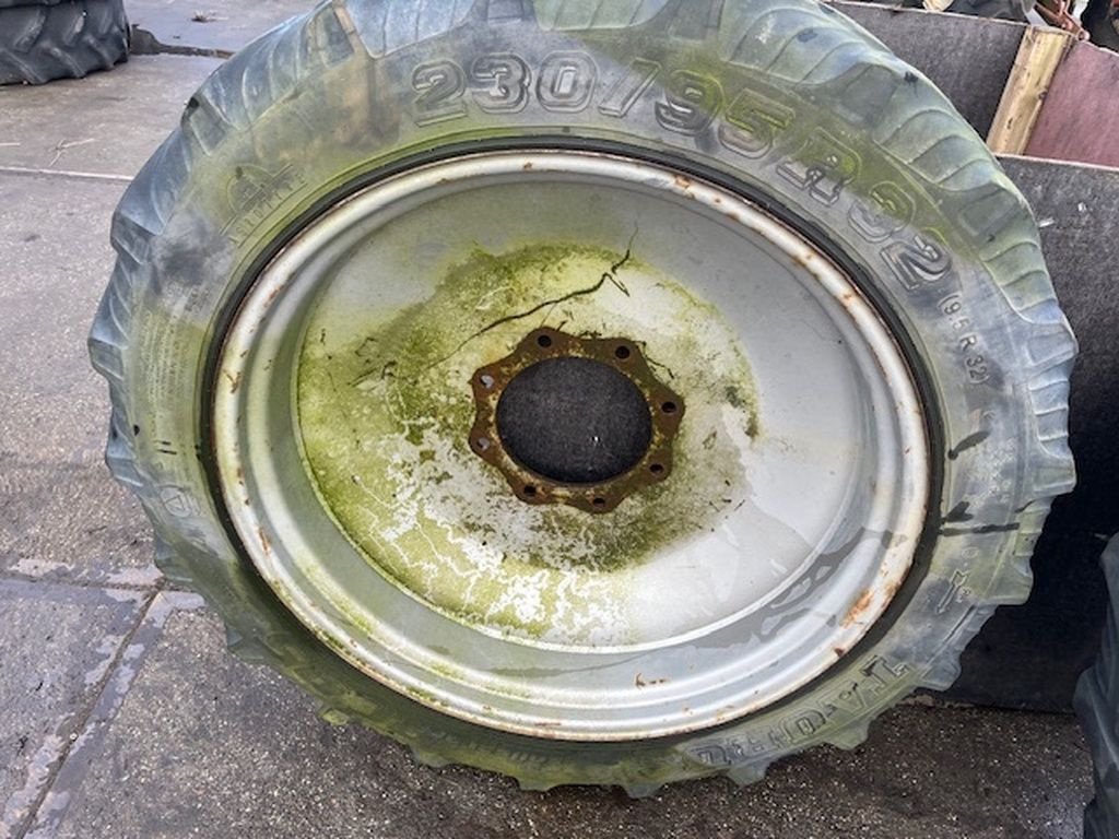 Reifen des Typs Taurus 230/95 R32, Gebrauchtmaschine in Callantsoog (Bild 5)