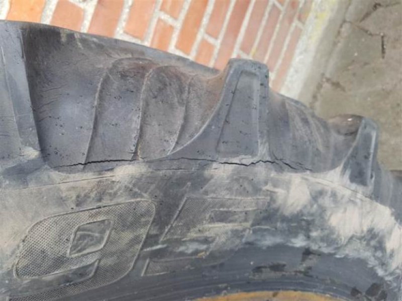 Reifen des Typs Taurus 46   "300/95R46, Gebrauchtmaschine in Hemmet (Bild 4)