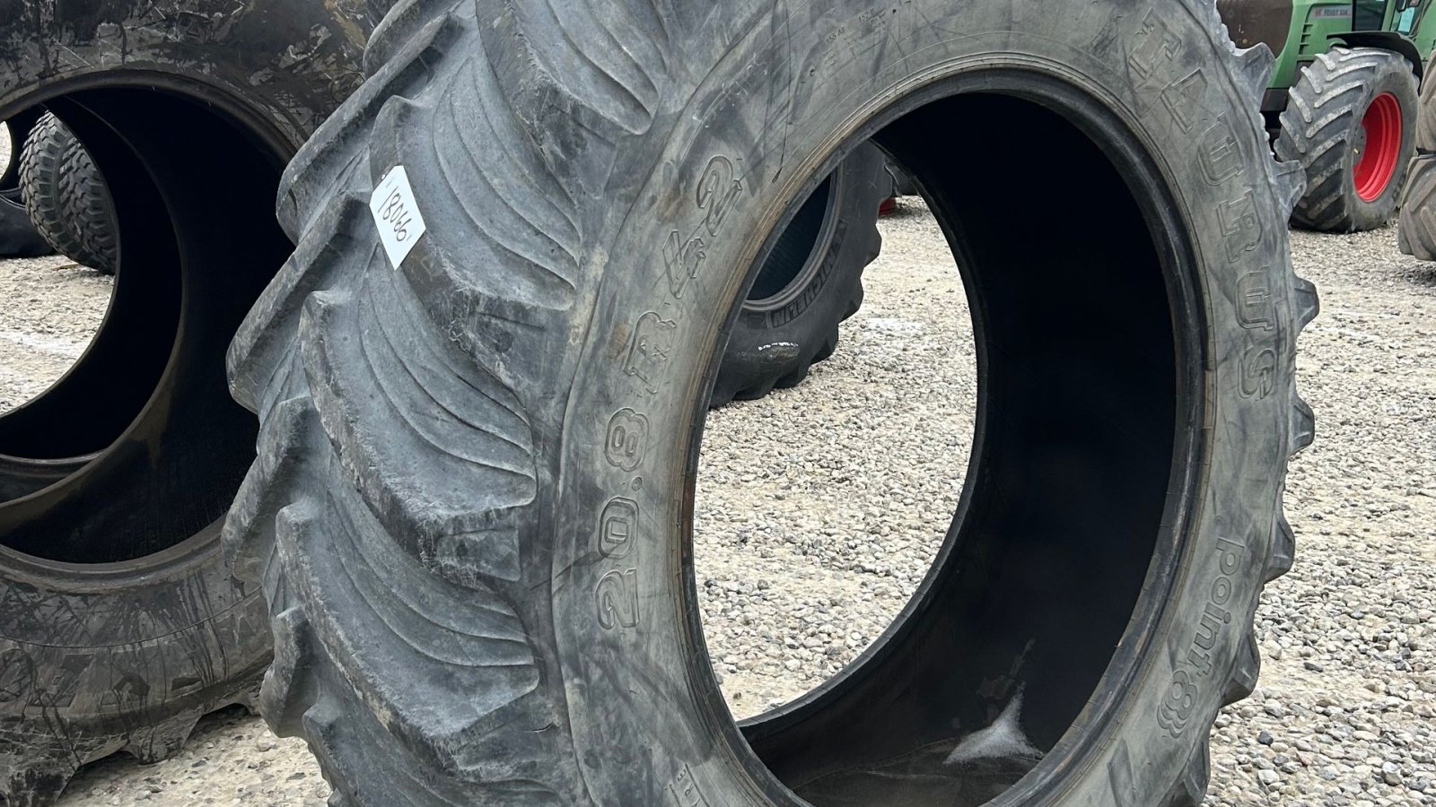 Reifen of the type Taurus 520/85R42, Gebrauchtmaschine in Rødekro (Picture 2)