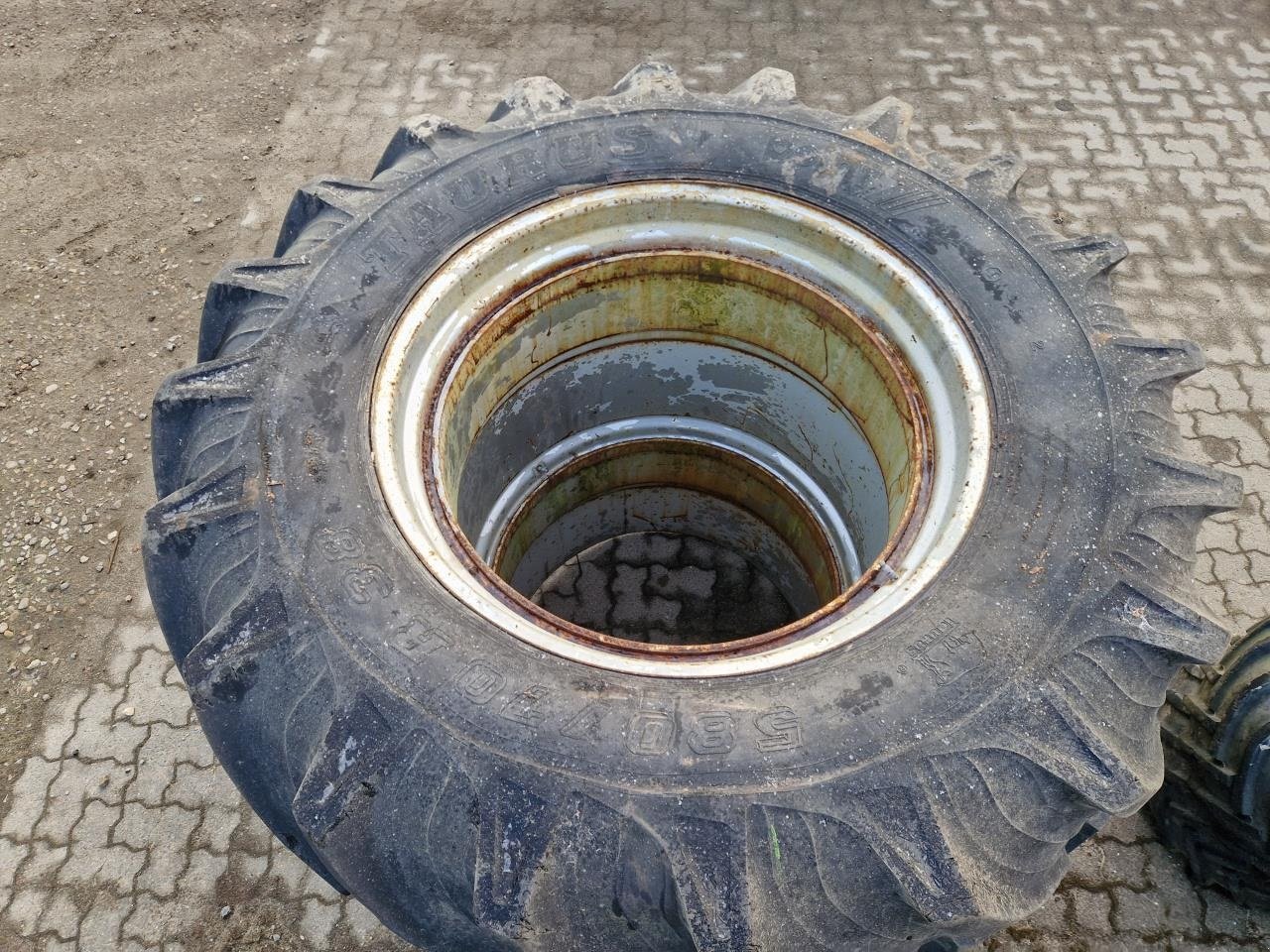 Reifen des Typs Taurus 580/70R38, Gebrauchtmaschine in Jelling (Bild 2)