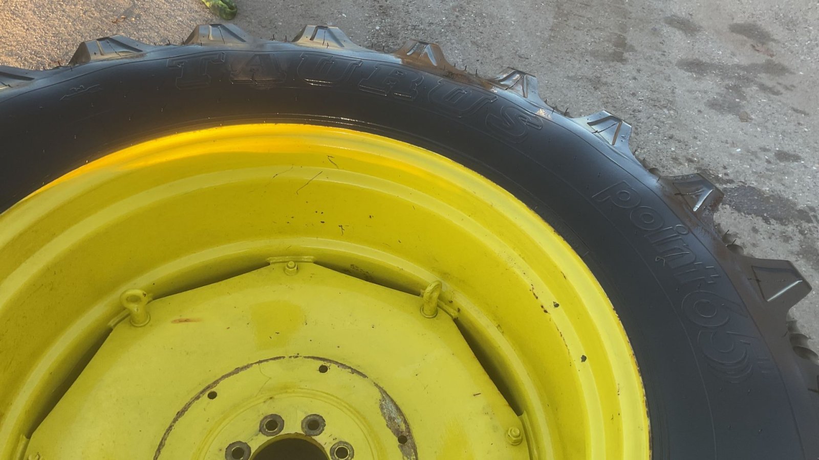 Reifen от тип Taurus 650/65 R38, Gebrauchtmaschine в Bording (Снимка 3)