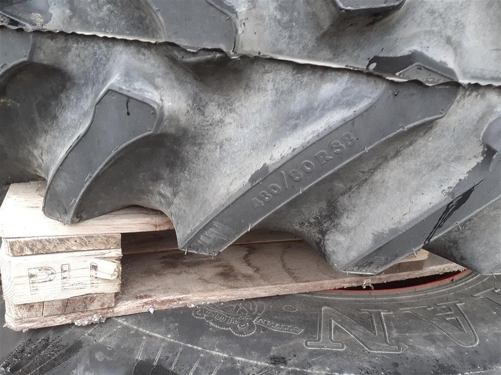 Reifen des Typs Titan Titan 480/80R38 Hi Track Lug (460/85R38), Gebrauchtmaschine in Danmark (Bild 2)