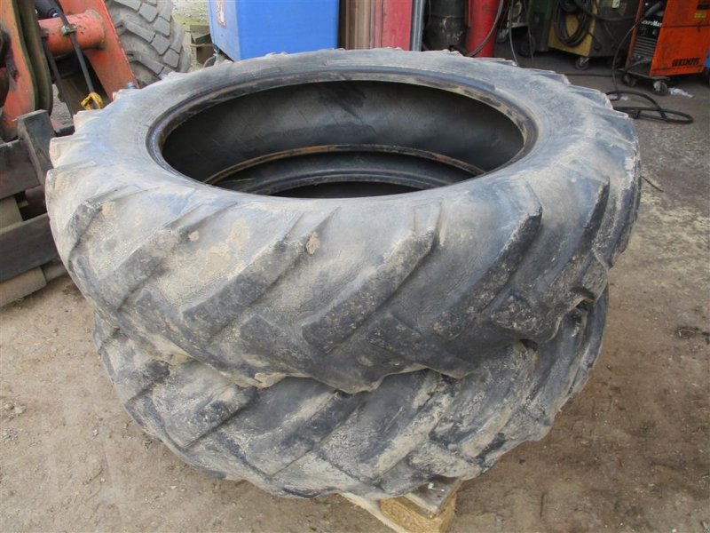 Reifen du type Trelleborg 12,4 x 32  Trelleborg dæk, Gebrauchtmaschine en Høng