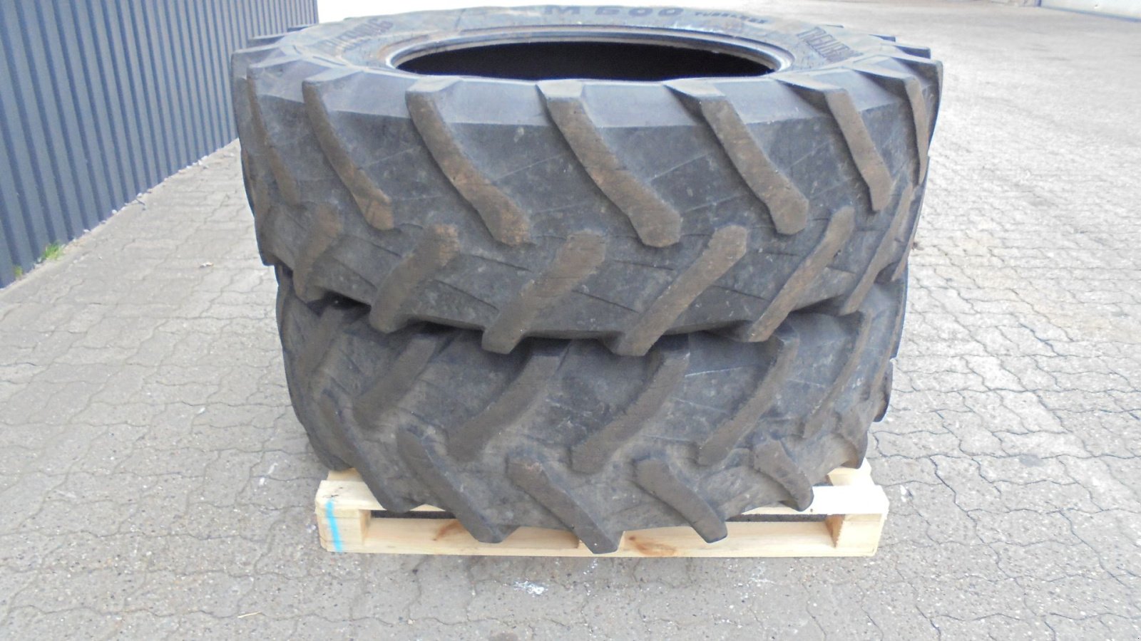 Reifen tipa Trelleborg 420/85-34, Gebrauchtmaschine u Ribe (Slika 3)